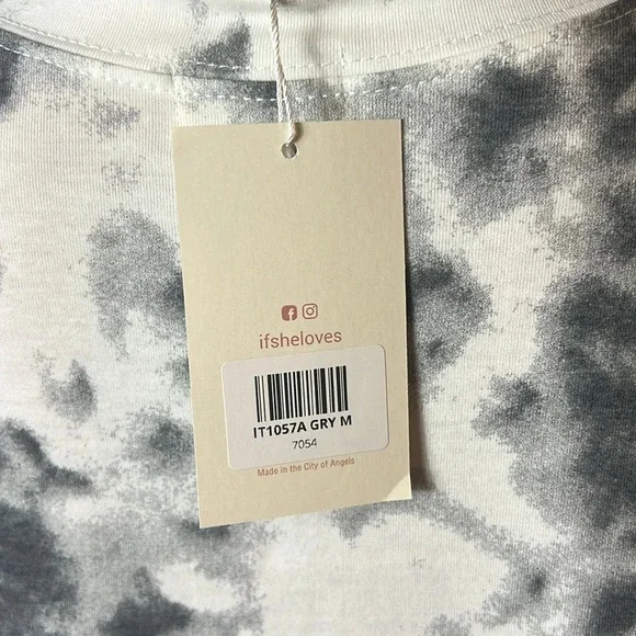 If She Loves Tye Dye T-Shirt Y2K Multiple Sizes - Picture 4 of 8